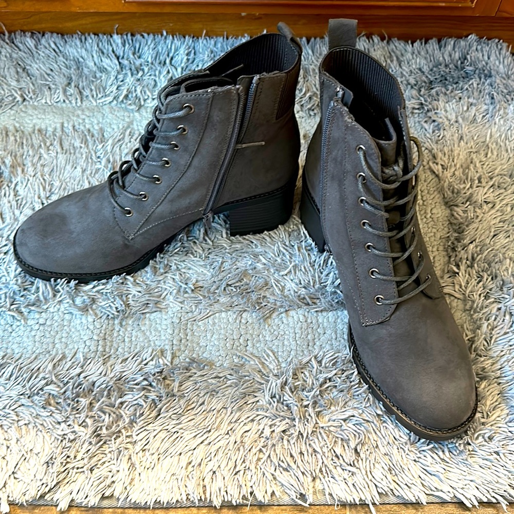 Short boot, dark gray in color, size 9. With laces and side zipper, never worn